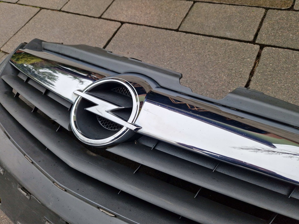 Opel Corsa D Vor dem Aufheben der vorderen Stoßfänger Dummy Chrom 13179940 06-2011 Product image