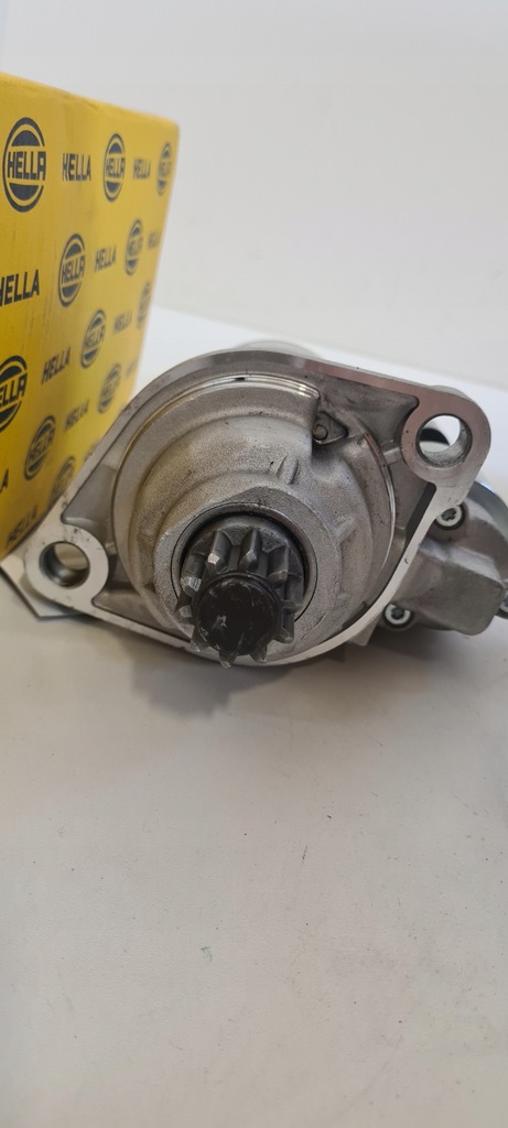 Anlasser HELLA 8EA 012 527-551 Audi Seat Skoda Volkswagen 12 V 2 Löcher Product image