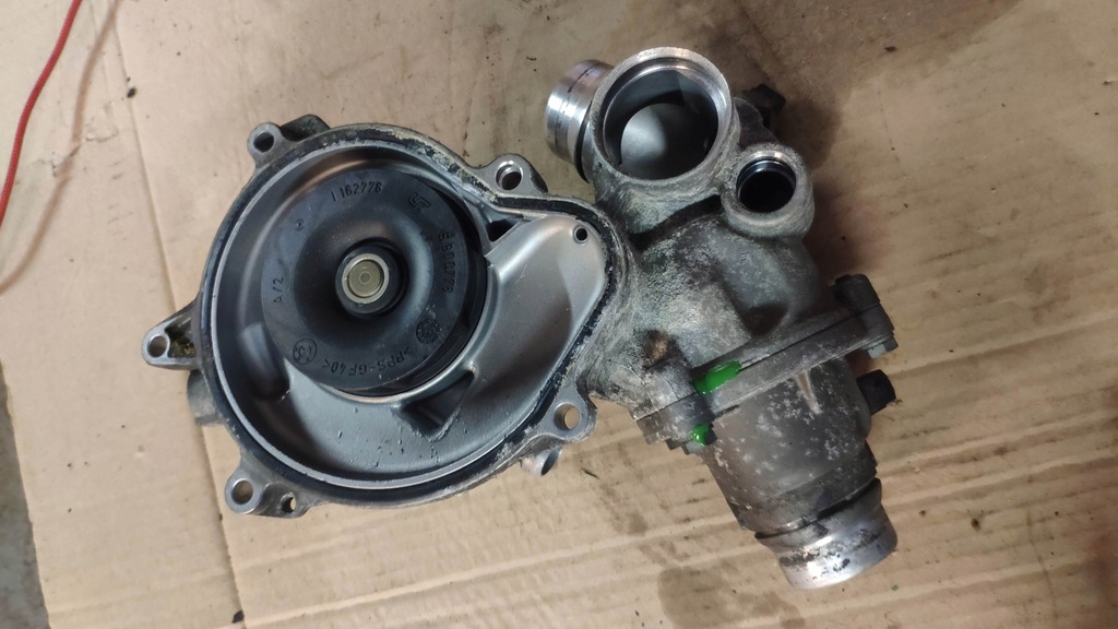 BMW E60 E63 540i 750 E65 550i Wasserpumpenthermostat Product image