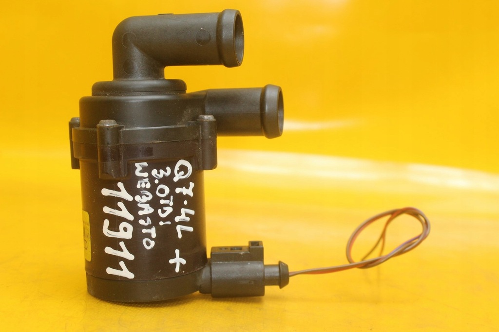Zusätzliche Wasserpumpe Webasto Audi Q7 4L VW TOUAREG 7L0965561J Product image