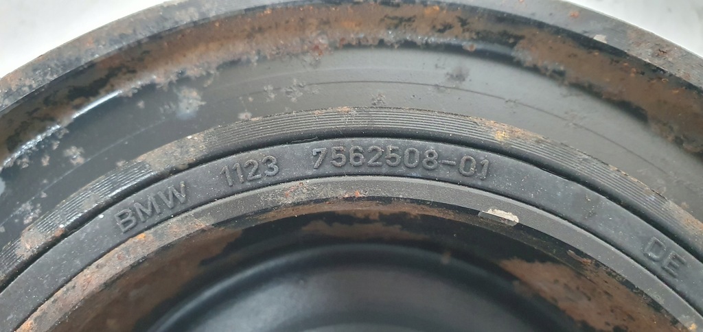 BMW E90 E87 WELLENRIEMENSCHEIBE 3.0 N52B30A 7562508 Product image