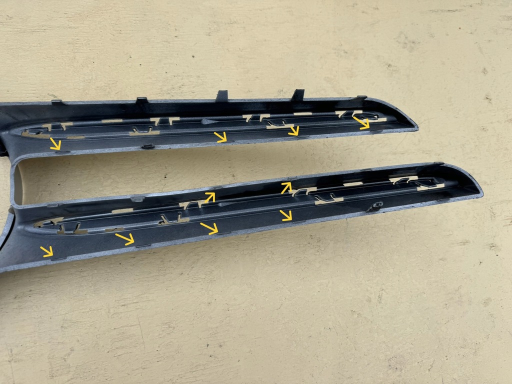 Mercedes B Klasse W246 II 11-18R Grill Stoßfänger Dummy A2468880173 Product image