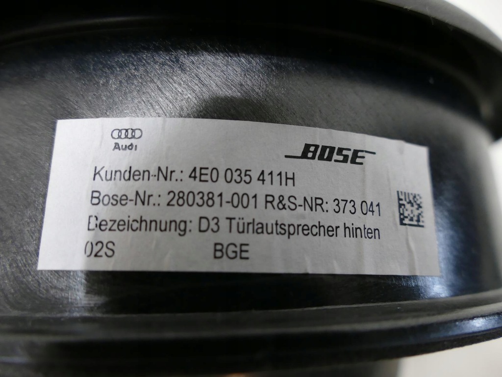 AUDI A8 D3 LIFT BOSE LAUTSPRECHER HINTEN LINKS RECHTS Product image