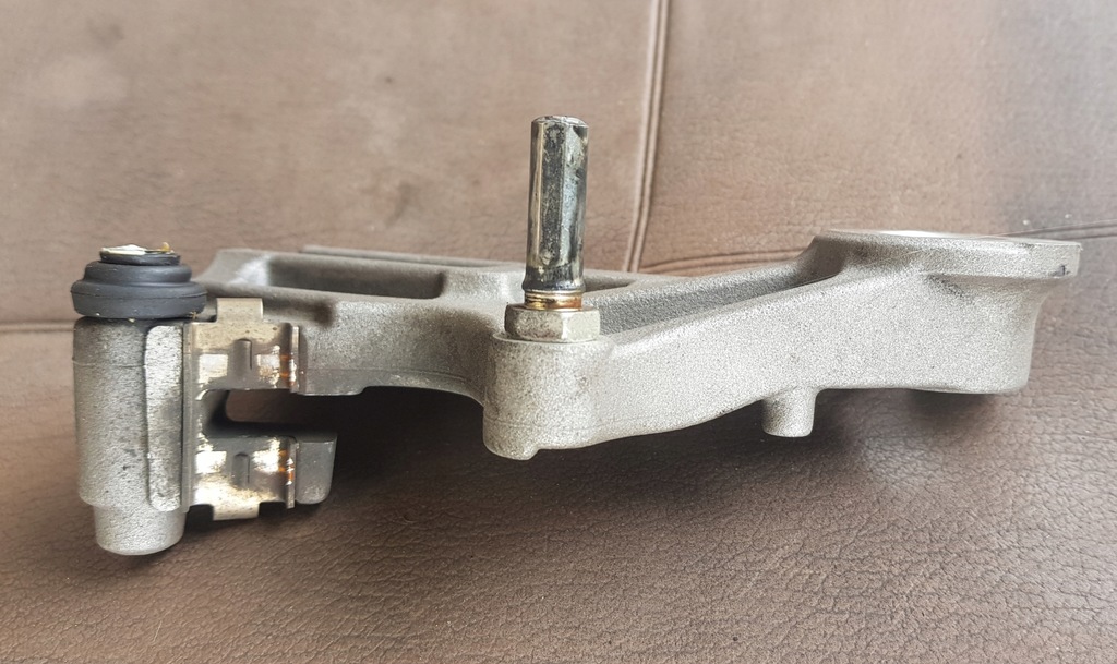 CB600 Hornet PC41 Bremssattelbrücke Product image