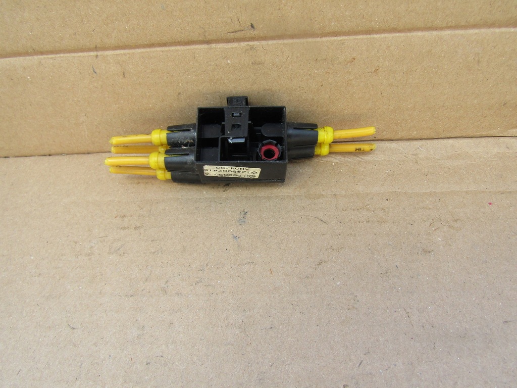 +E3 MERCEDES W124 W202 ZENTRALVERRIEGELUNG PUMPENADAPTER ANSCHLUSSVERTEILER Product image