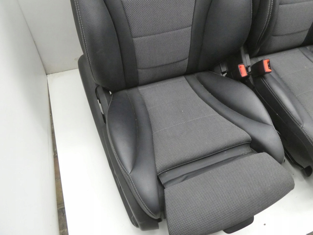 MERCEDES C-KLASSE W205 SEDAN EUROPE SEATS SEAT SIDE SIDES Product image