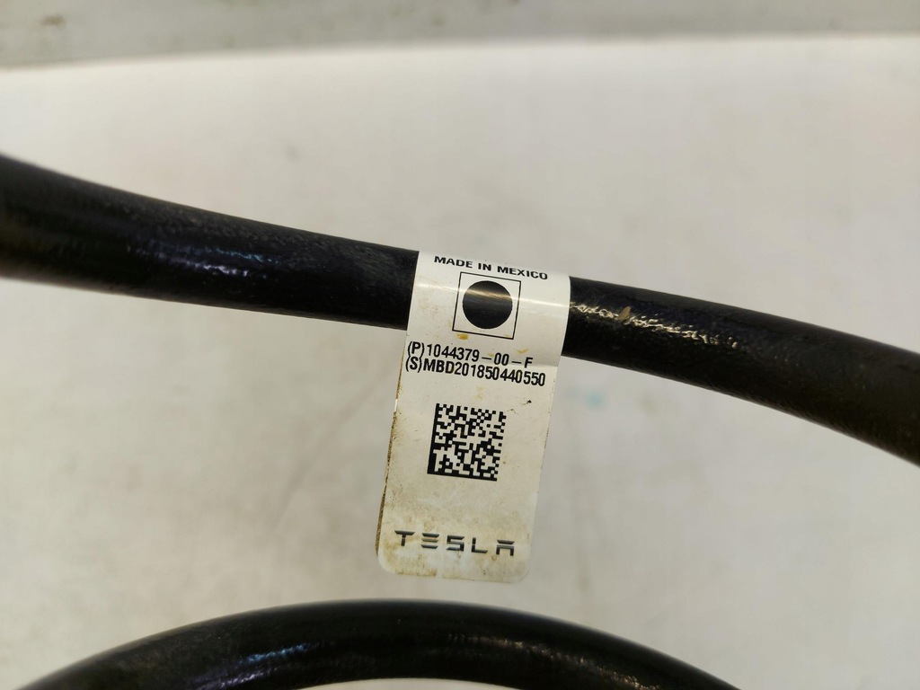 TESLA MODEL 3 Vorderradaufhängungsfeder Product image