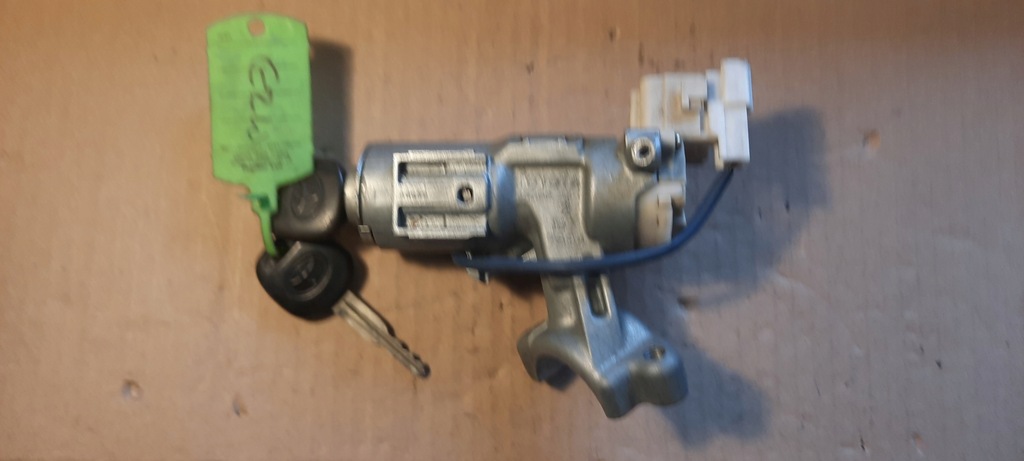 ZÜNDSCHALTER MIT 2 SCHLÜSSELN TOYOTA YARIS I 45020521 Product image