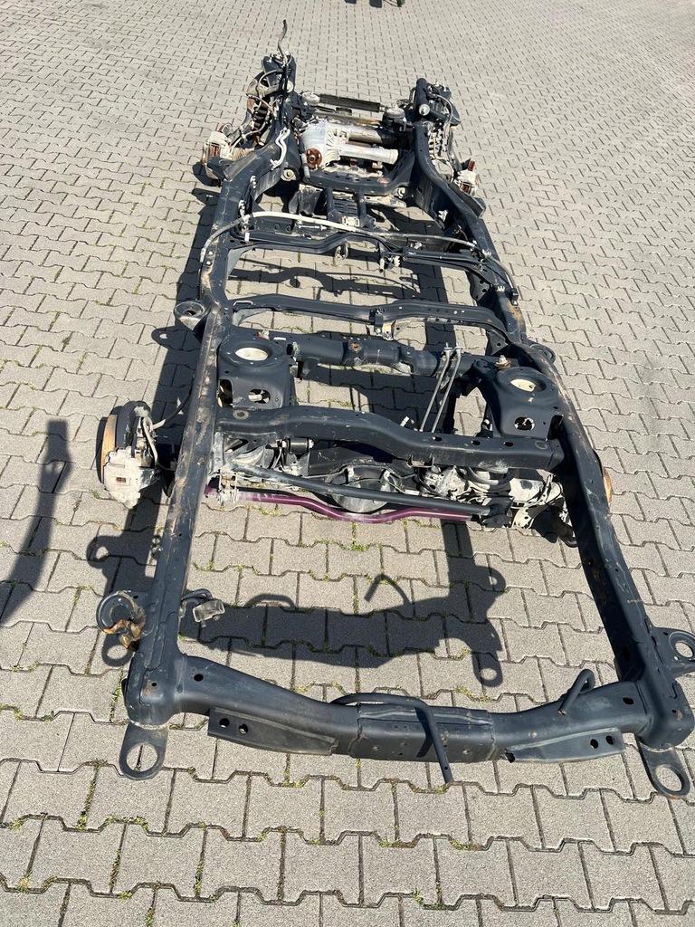 RAHMENAUFHÄNGUNG UNTERSCHIEDLICHE BREMSEN TOYOTA LAND CRUISER J200 Product image