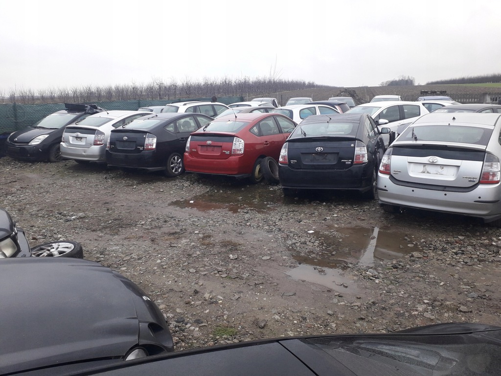 Toyota Prius III, B-Säule, rechter Schweller Product image