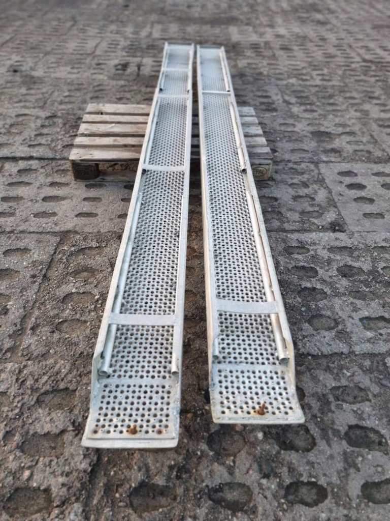 ALUMINIUM-EISENBAHNANHÄNGER - 3900x260x90 * Import Dänemark Product image