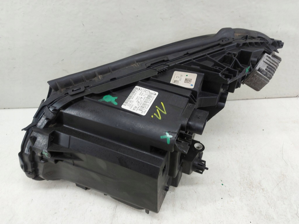 Mercedes-Benz C Klasse 205 W205 LED Right Frontlampe Vorderscheinwerfer Product image