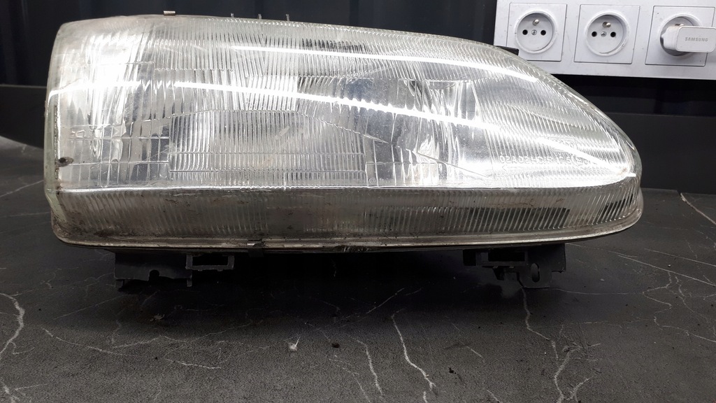 rechter Frontscheinwerfer Renault Megane I Valeo Product image