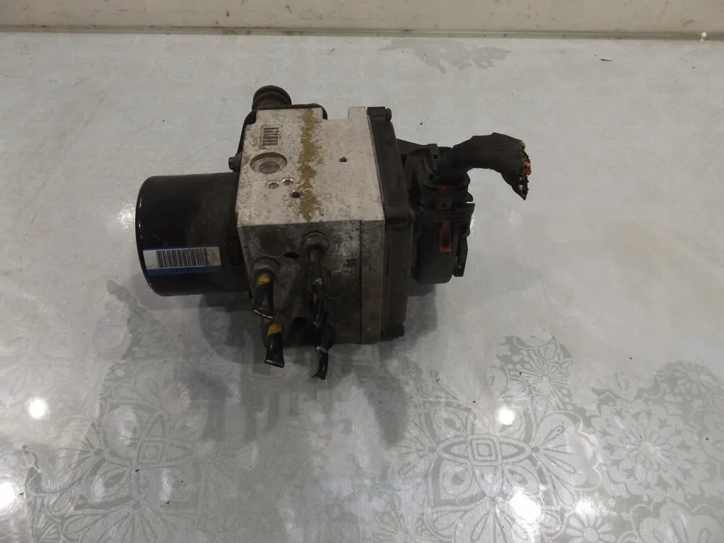 PASSAT B6 1.6FSI ABS-PUMPE 3C0614095m Product image