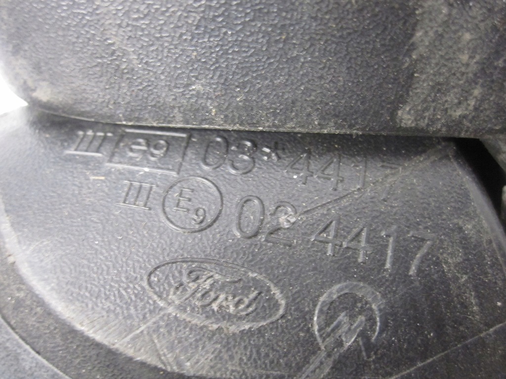 Ford Kuga Mk1 und 10r rechter Spiegel E9024417 7 Pin Engel Product image