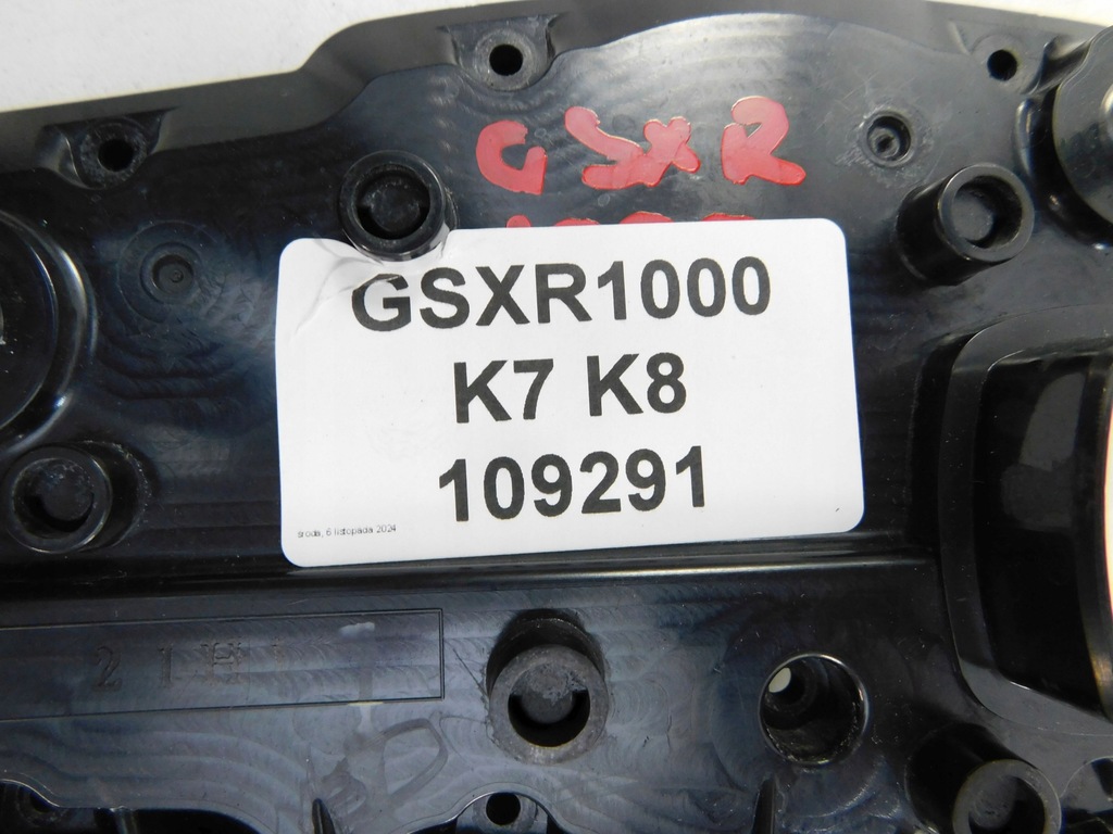 SUZUKI GSXR 1000 K7 K8 ZÄHLERGEHÄUSE Product image