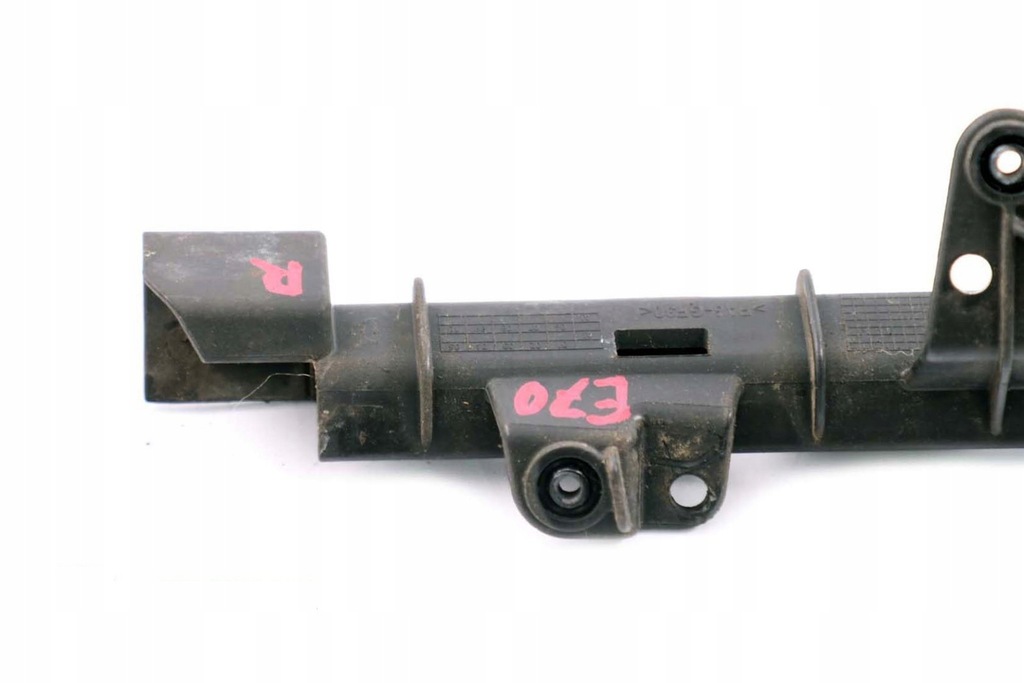 BMW X5 E70 Fensterführungshalter Rechts Hinten Product image