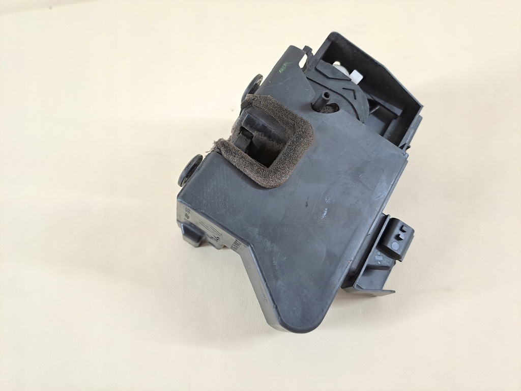 TÜRSCHLOSS HINTEN RECHTS HINTEN DACIA LOGAN 3 21. März Product image