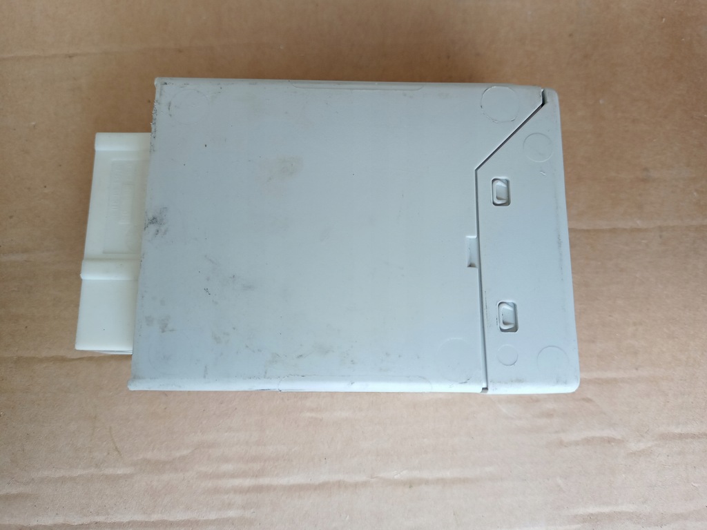 F01 F02 F07 F10 F11 X3 F25 F30 F31 F32 F33 F34 HAKENSTEUERMODUL 6796905 Product image