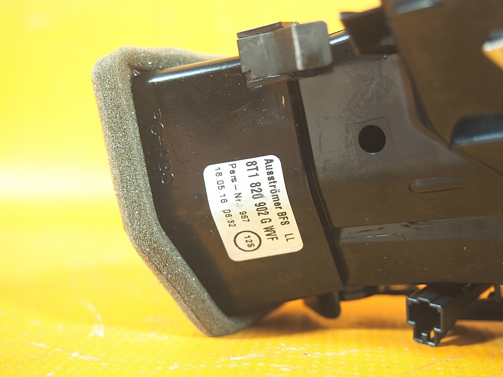 Audi A5 8T LIFT 50KM Beleuchtete Konsolen-Lüftungsschlitze SET Product image