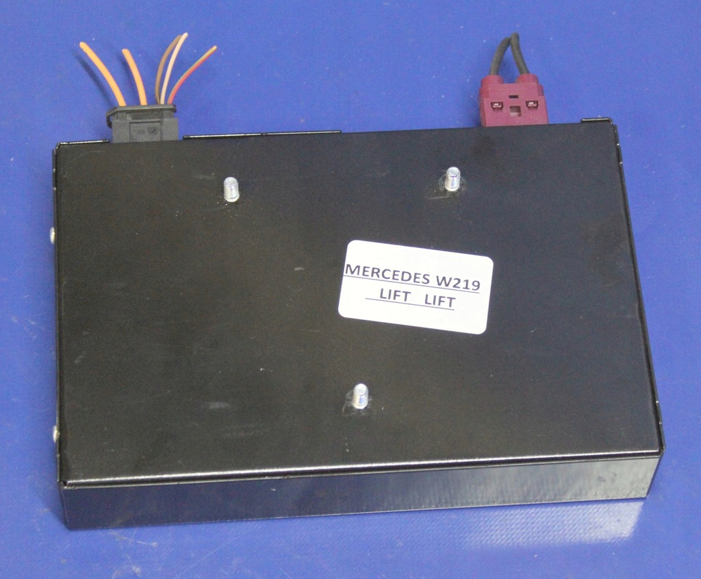 STEUERMODUL TV-TUNER MERCEDES W219 A2048705490 Product image