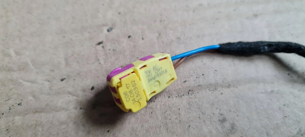 A5 8W AIRBAG-CUBE-STECKER 3AA972571B A4 B9 8W A5 Q5 80A Product image