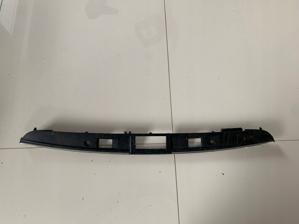 Flap Blend Strip Rear Trunk Mercedes W204 Combi Chrom A2047400593 Product image
