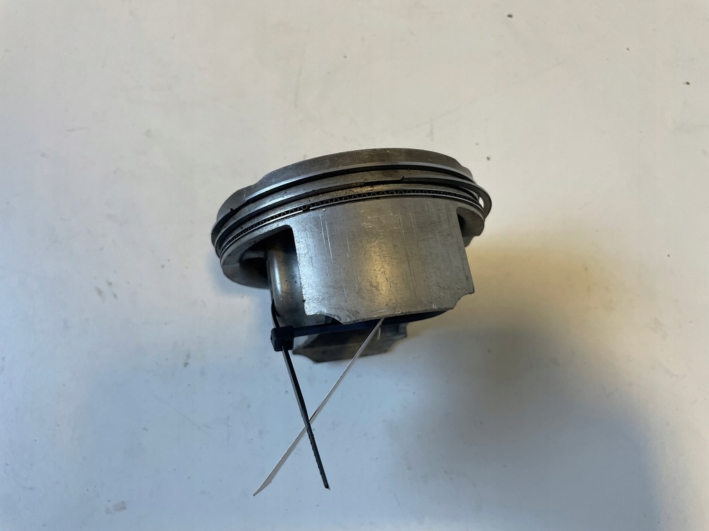Suzuki LTZ 400 Kolben mit Ringen Product image