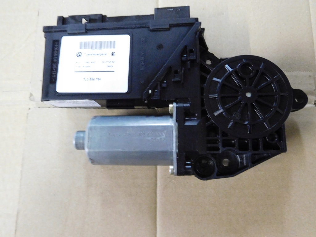 VW Touareg 2004, Fensterhebermotor hinten rechts 7L0959794 Product image
