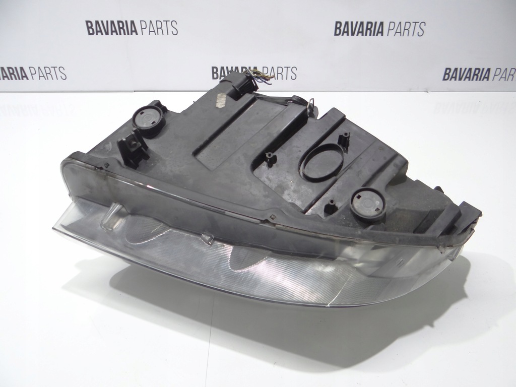 RECHTE LAMPE BMW X1 E84 OE 2990004 Product image