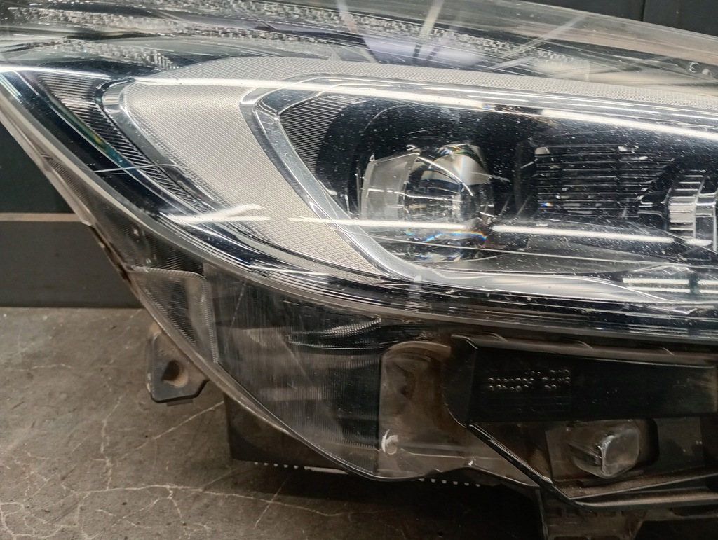EM2B-13W029-CM Righer Ford S-Max MK2 2017 Vollständiger Scheinwerfer Product image