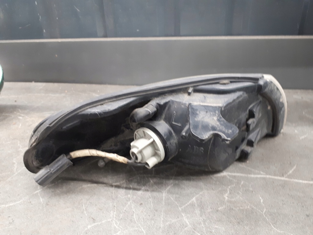 210-61612 Kierunkowskaz prawy mazda 626 IV KOITO Product image