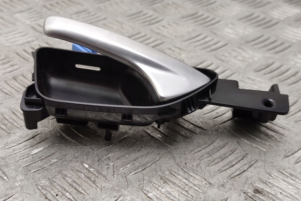 Links interne Griff Mercedes-Benz Gle (W166) A1667600561 2.1L Product image