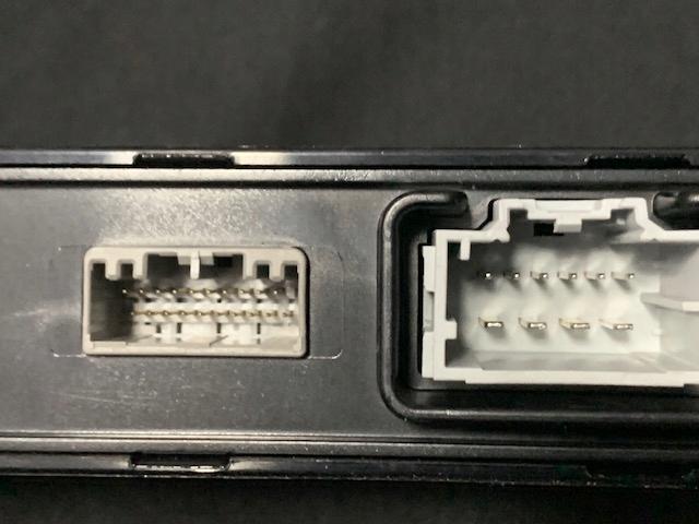 Tesla S X Feststellbremsen-Steuergerät ECU 1007618-00-E Product image