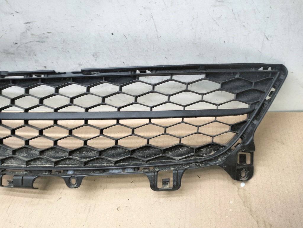 MITTLERER GRILL-STOßSTANGE VORNE MAZDA 6 GH LIFT 2010-2012 Product image