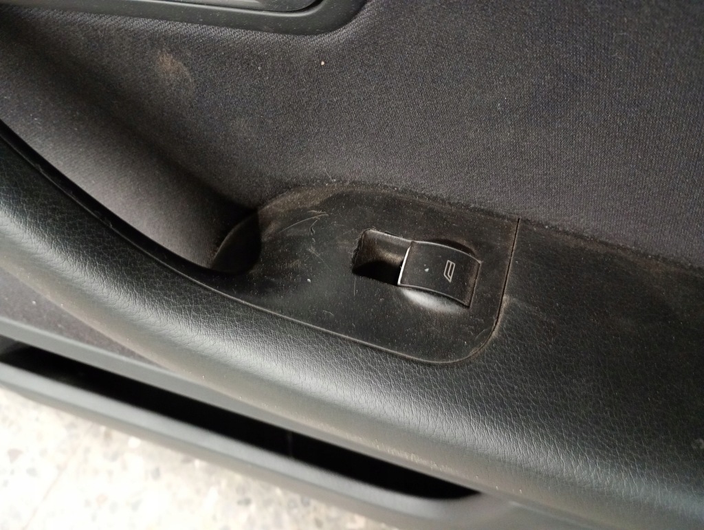 8E1867106 Tür bock rechts Audi A4 B7 Product image