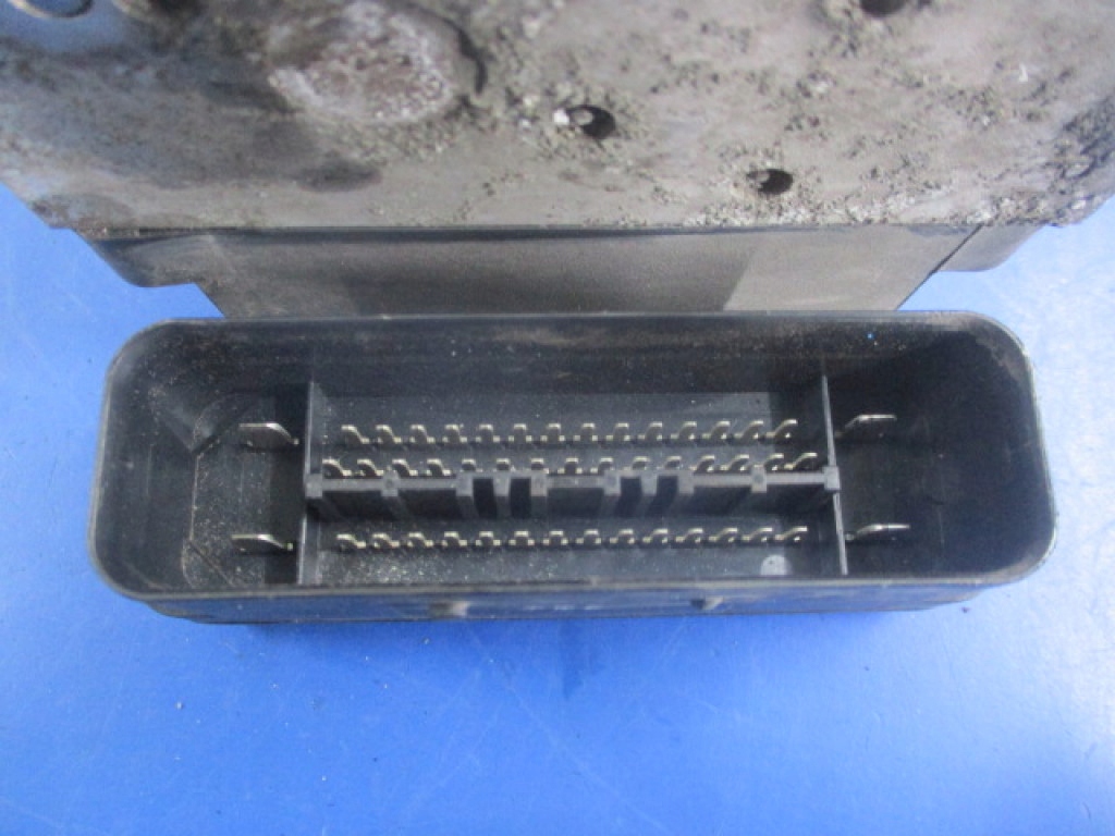 Kia Sportage II 2.0 Pumpe ABS 58920-2E550 Mando 5WY7611C Controller Product image