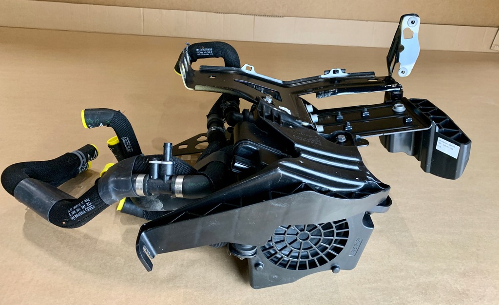 AUDI E-TRON KÜHLMODUL WASSERPUMPE LAUTSPRECHER 4KE965567B 4KE035916 27km Product image