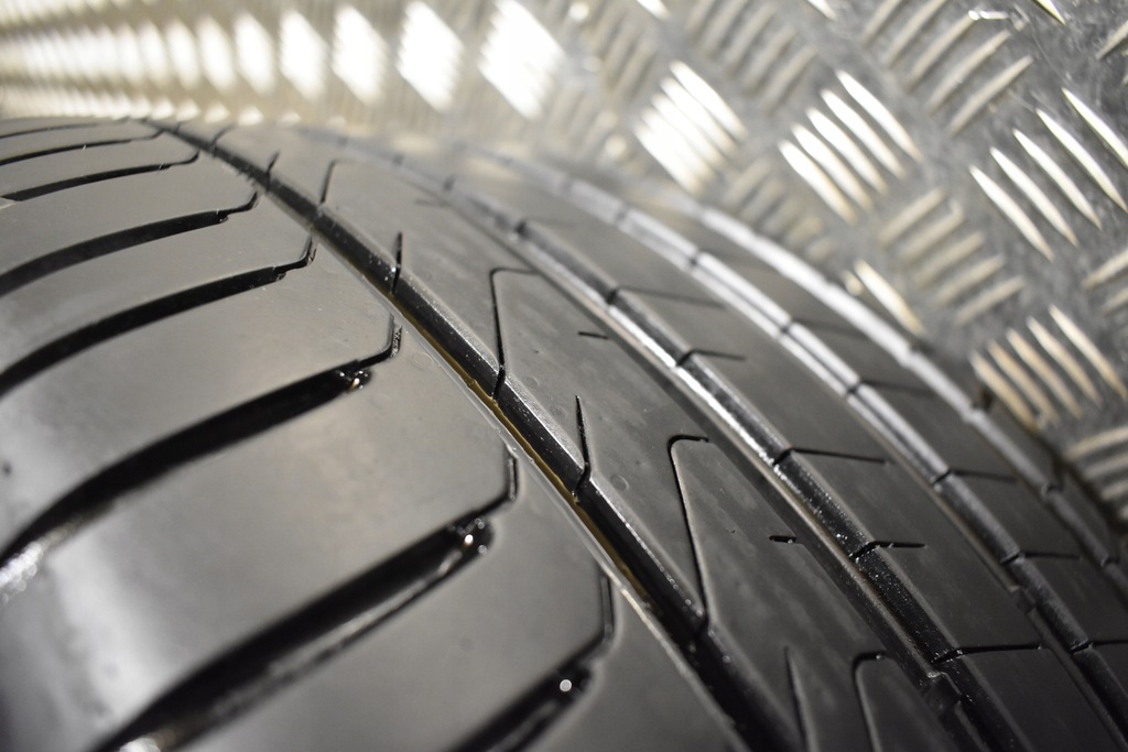 PERFECT WHEELS KPL8" PIRELLI P7 SOMMER BMW G30 G31 G38 M-P 22r 245/45/18 1 Product image