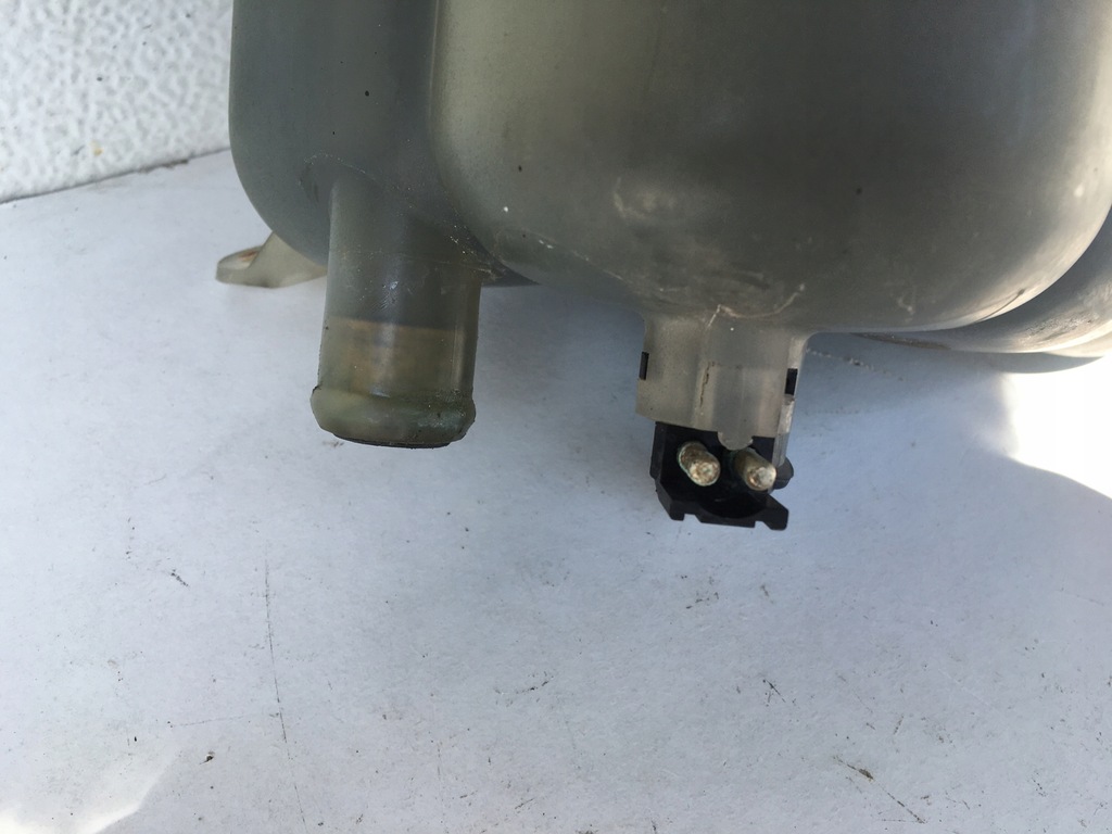 KÜHLMITTELAUSGLEICHSBEHÄLTER MERCEDES W140 1405000849 Product image