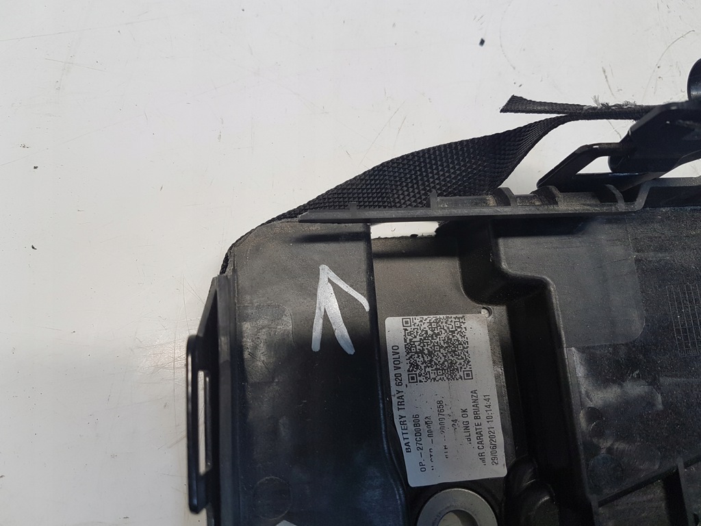 VOLVO XC40 Batteriegehäusehalterung Product image