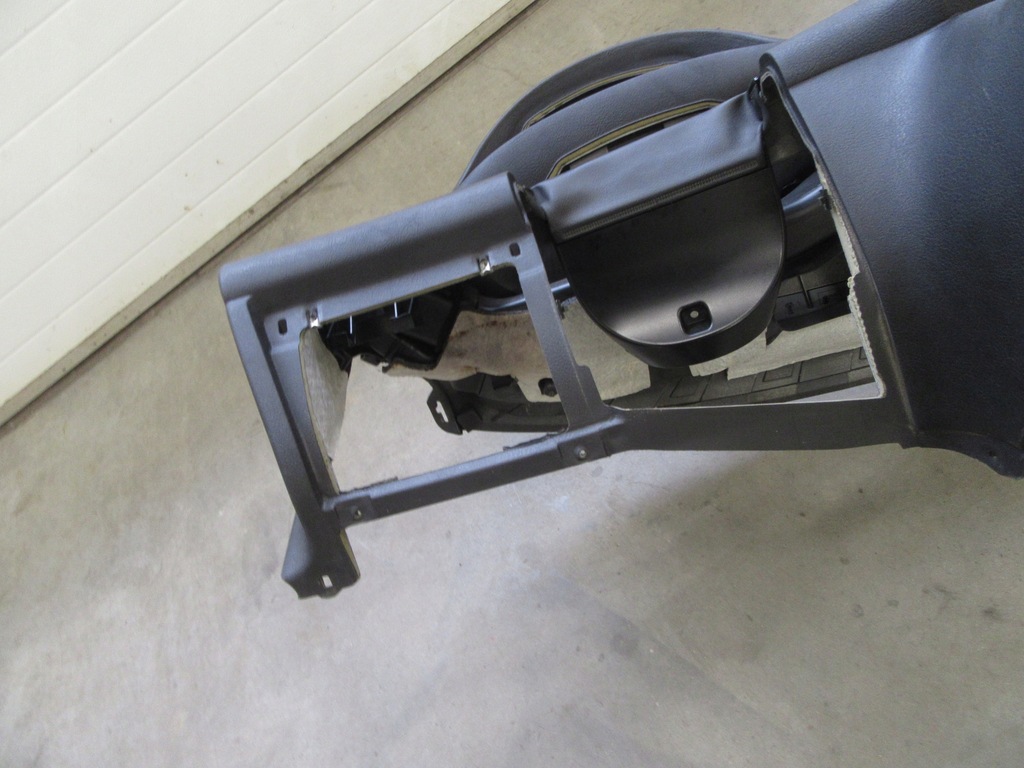 Armaturenbrett des BMW E46 Limousine Kombi-Coupé Europa Product image