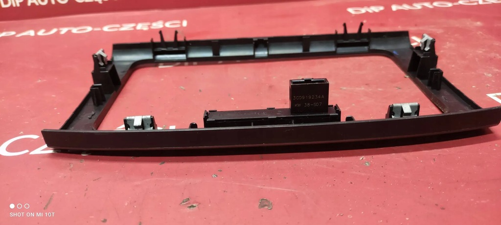 U629 Volkswagen PASSAT B6 3C0858069M Radiodekorrahmen Product image