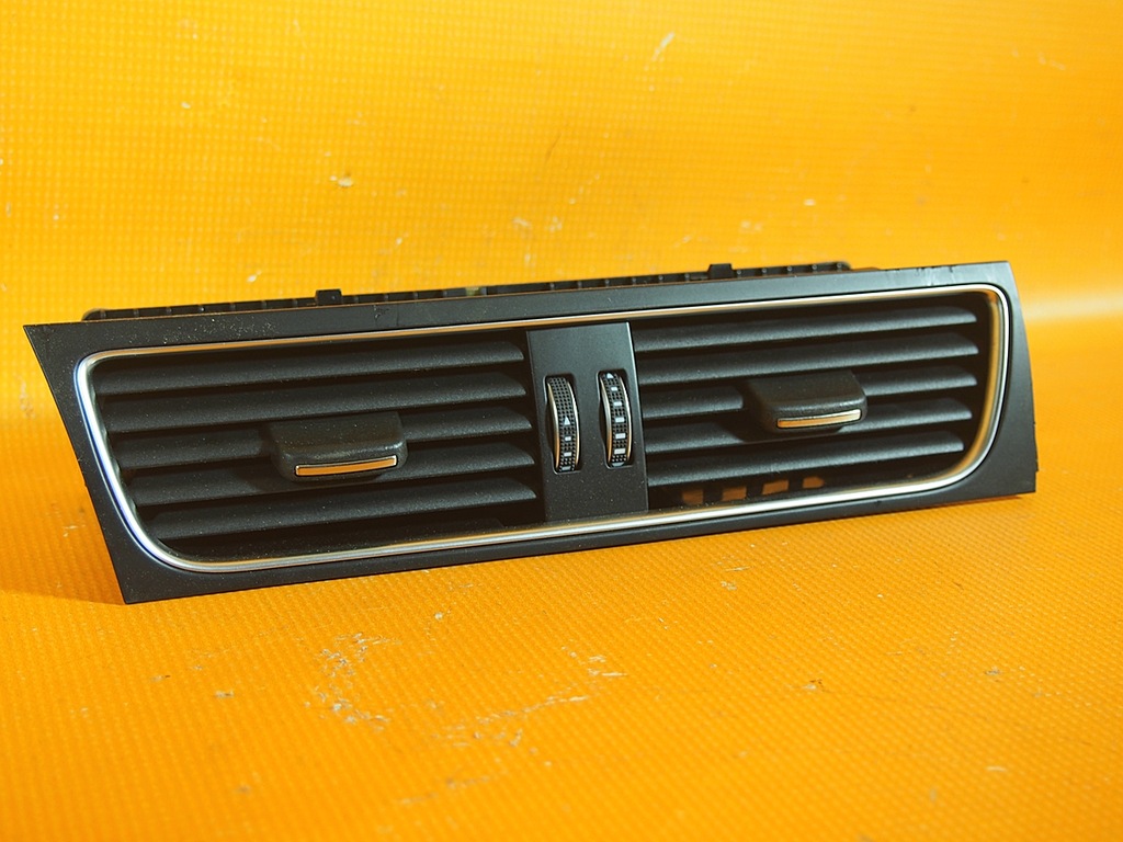 Audi A5 8T Konsolen-Lüftungsschlitze COMP. 8t1820901g Product image