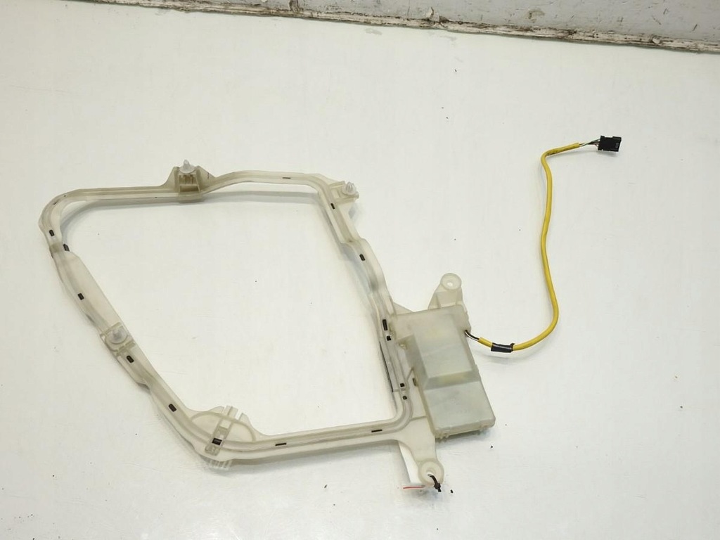 SCHLÜSSELLOSE ANTENNE TÜR VORNE RECHTS 5 PIN MERCEDES W220 A2208200275 Product image