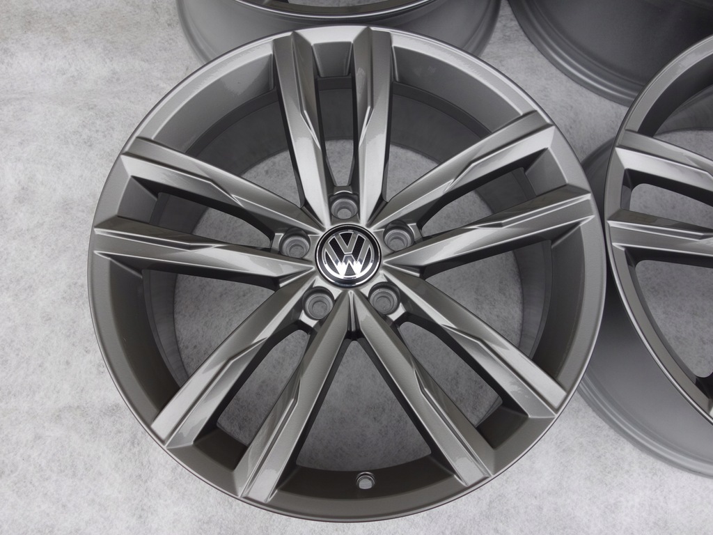 VW ARTEON PASSAT B8 LIFT TIGUAN 18' DARTFORD FELGEN Product image
