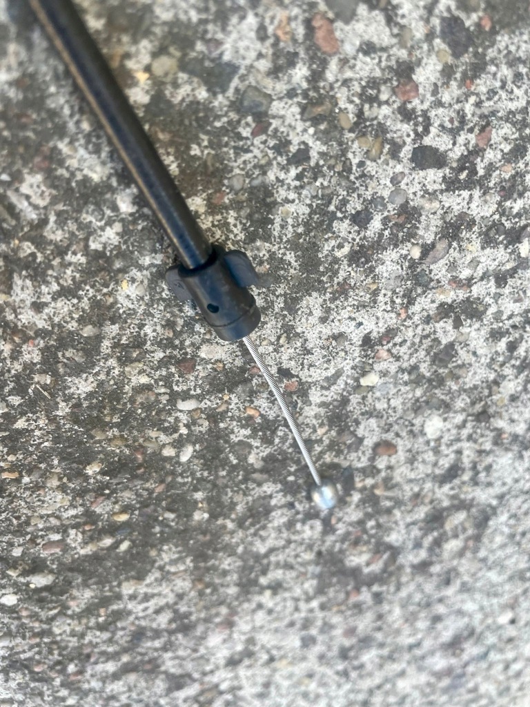 Volvo XC40 C40 Recharge, Kabel zum Öffnen des Motorhaubenschlosses Product image