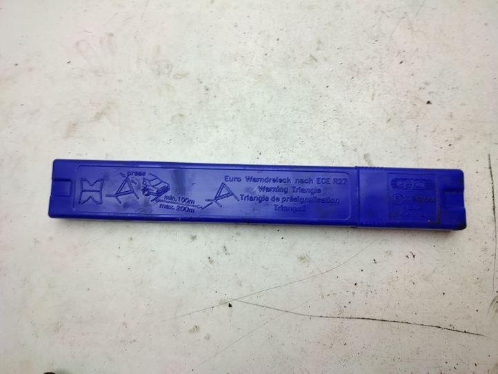 1095457 BMW Dreieck Product image