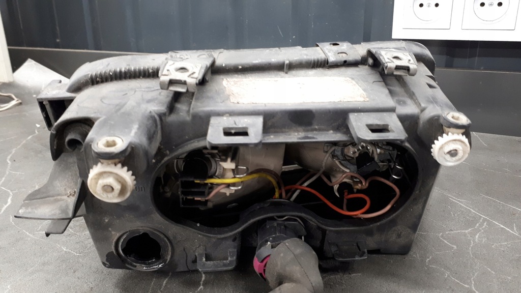 963035-00 Linksscheinwerfer Audi A3 HELLA 8L 97R Product image