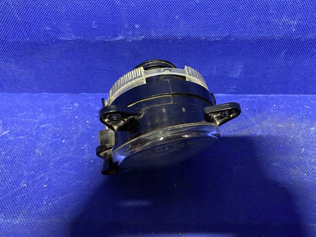 VW MULTIVAN T5 04-09 HALOGEN LINKS VORNE HELLA 271.247-05 Product image